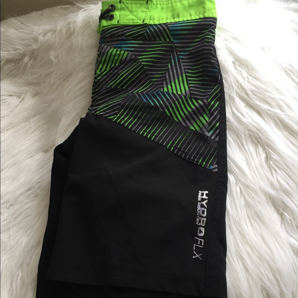 🛍🆕 Boys HydroFl Short Size:L